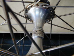 グリスホールあり。だけどクローチェダウネなんです、これ。